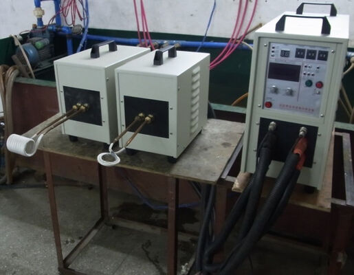 Bom preço Máquina de aquecimento por indução de alta frequência HF-25KW com ciclo de trabalho 100% Frequência 30-80kHz e certificação CE on-line