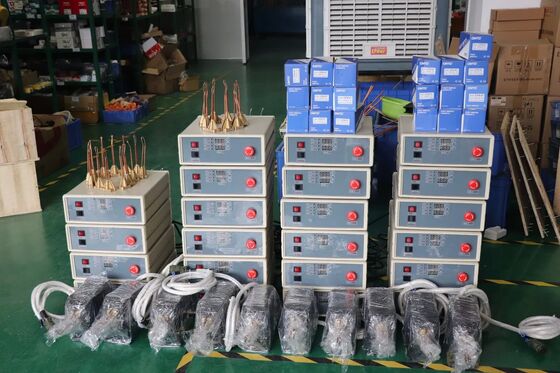 Bom preço Equipamento portátil de aquecimento por indução de ultraalta frequência UF-06AC on-line
